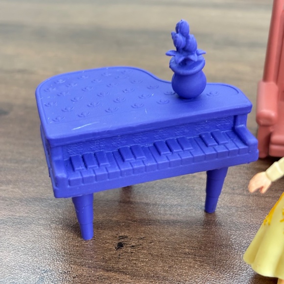 Disney FROZEN 2 Arendelle Castle Playset ANNA Toy Doll Figure Piano Replacement - Picture 4 of 7